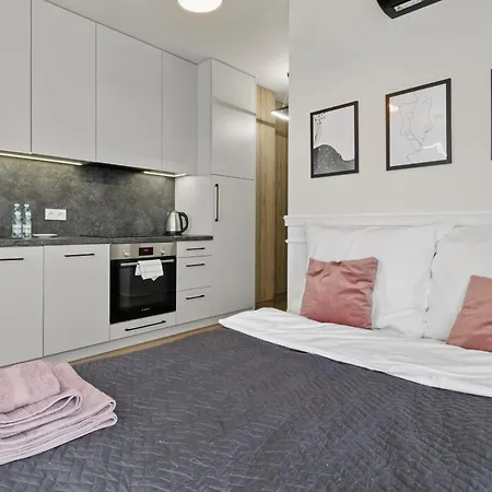 Stylowy Z Balkonem I Panorama Miasta 4*