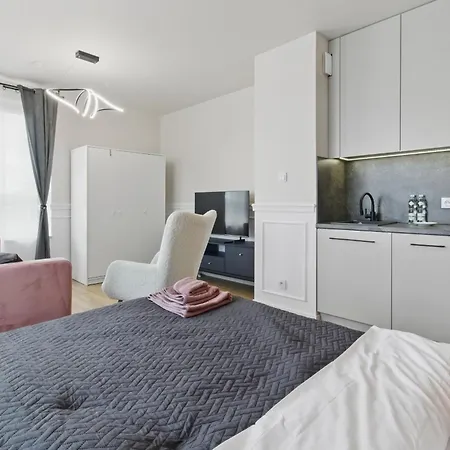 Апарт-отель Stylowy Z Balkonem I Panorama Miasta 4*